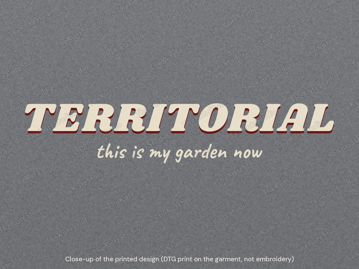 Tiny, Round, Territorial sweatshirt – lettering close-up